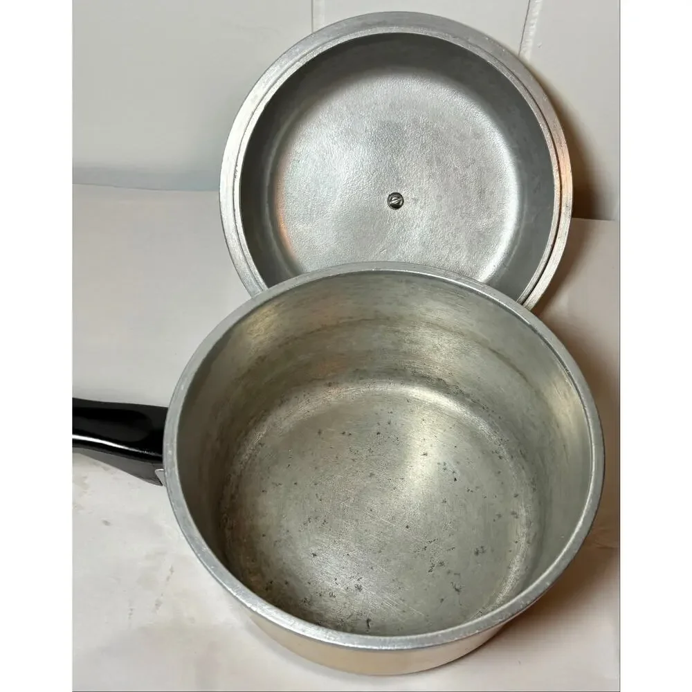 Vintage Aluminum Sears “Club” Harvest Gold 1.5 QT Sauce Pot w/ Lid USA